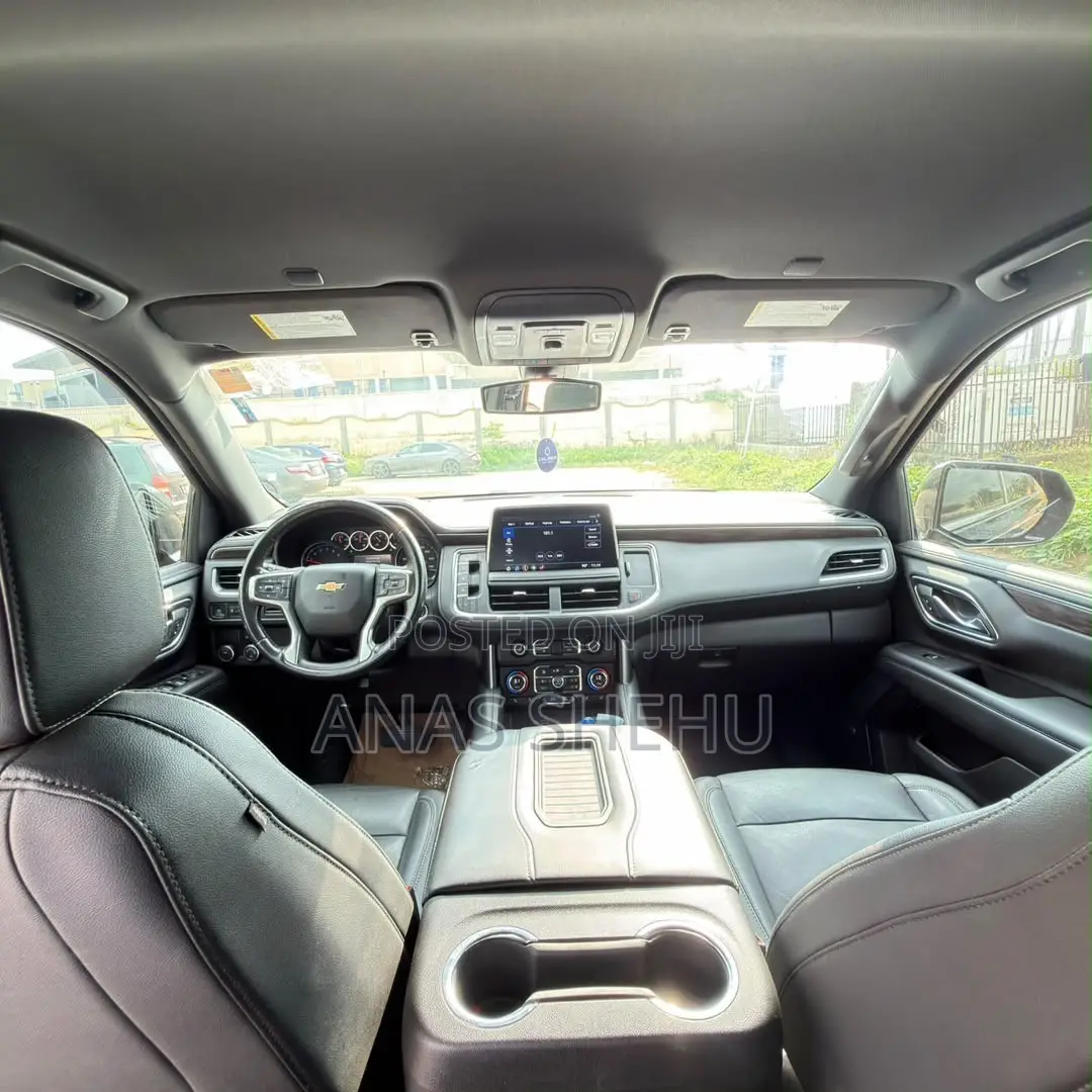Chevrolet Suburban 2021 Black