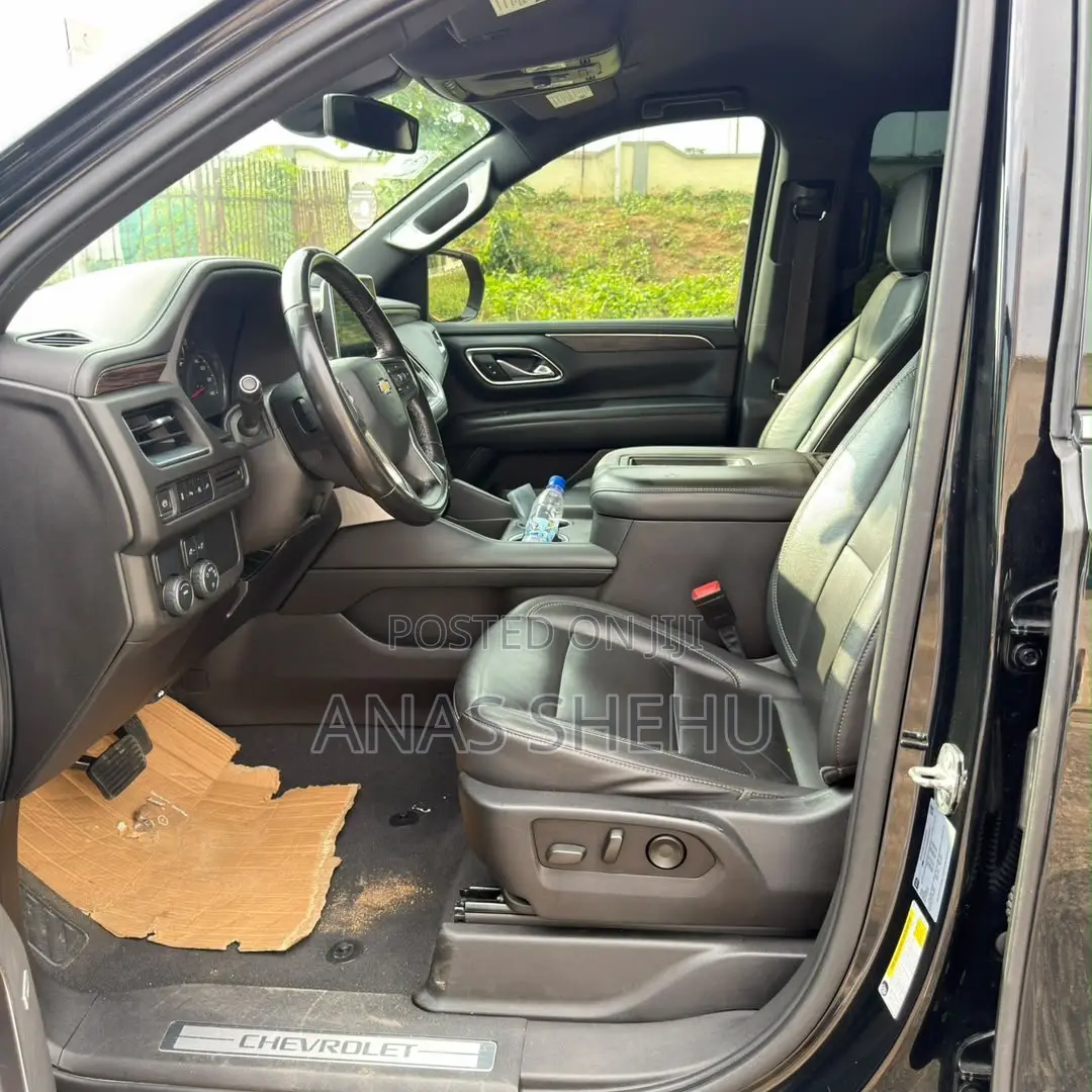 Chevrolet Suburban 2021 Black
