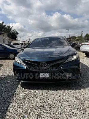 Toyota Camry XSE V6 (3.5L V6 8A) 2019