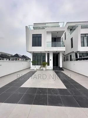 4bdrm Duplex in Chevron for sale