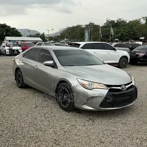 Toyota Camry LE 4dr Sedan (2.5L 4cyl 6A) 2015 Silver