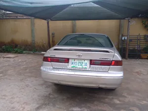 Toyota Camry 2000 White