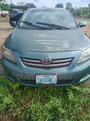 Toyota Corolla 2010 Green