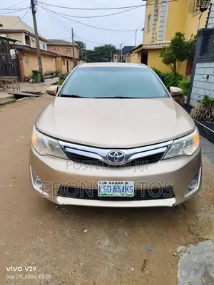 Toyota Camry 2013 Gold