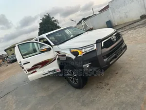 Toyota Hilux 2015 White