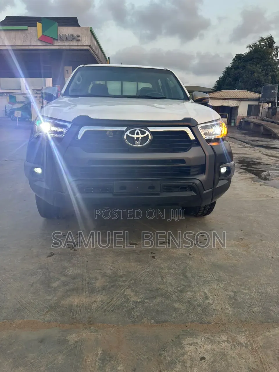 Toyota Hilux 2015 White
