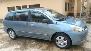 Toyota Sienna 2005