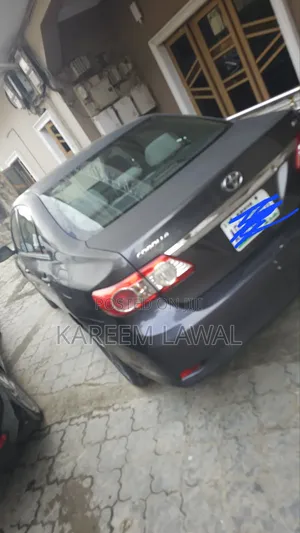Toyota Corolla LE 4dr Sedan (1.8L 4cyl 4A) 2012 Gray