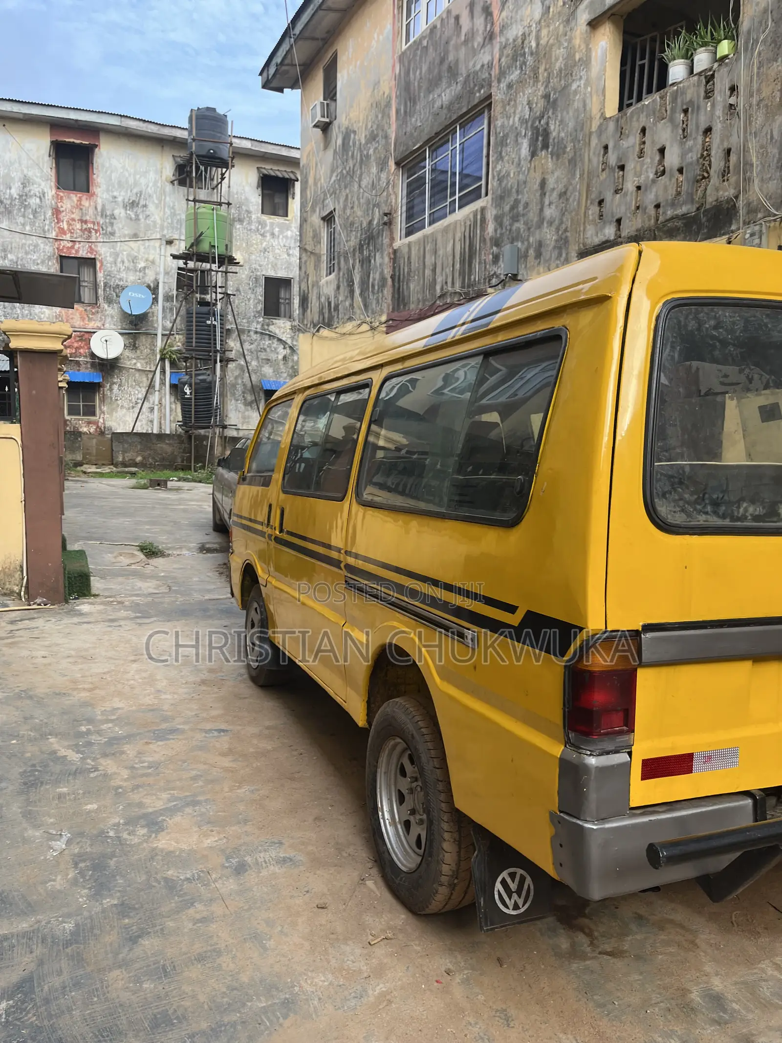 Mazda E2000 2000 Yellow