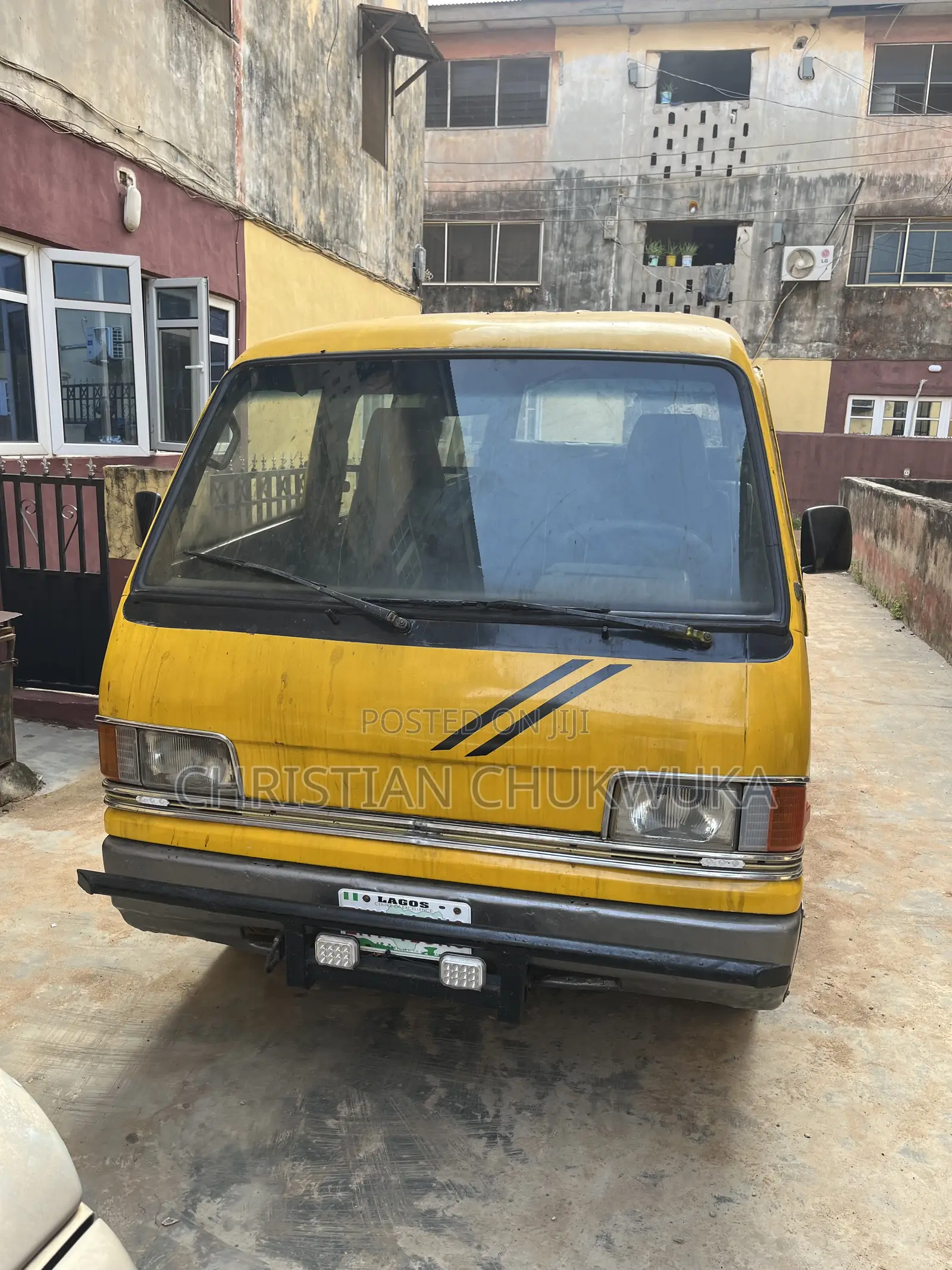 Mazda E2000 2000 Yellow