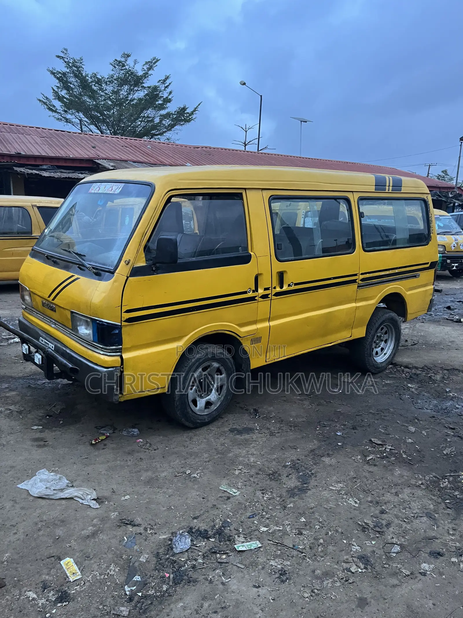 Mazda E2000 2000 Yellow