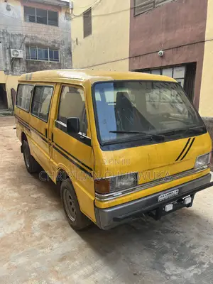 Mazda E2000 2000 Yellow