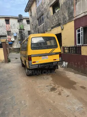 Mazda E2000 2000 Yellow