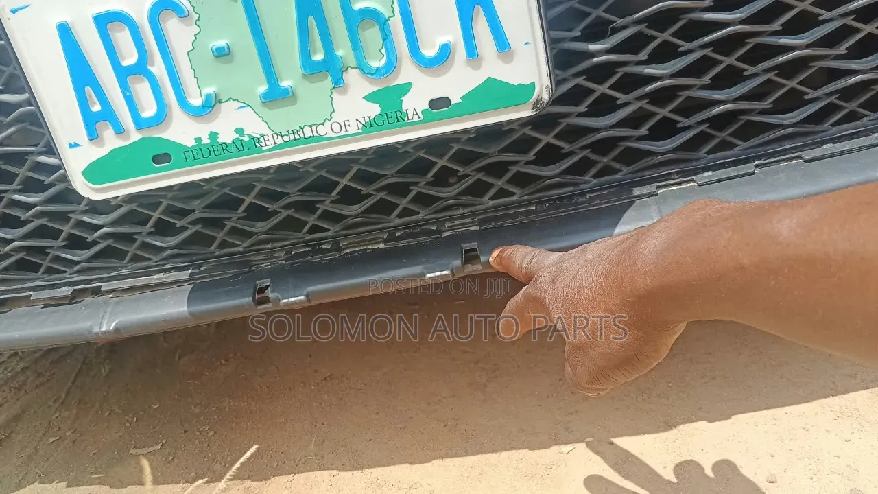 Camry 2018 2019 Down Plastic / Chrome