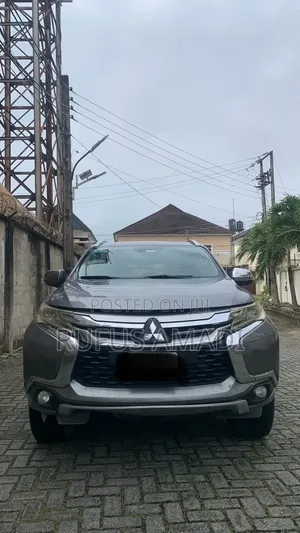 Mitsubishi Pajero Sport 2017 Blue