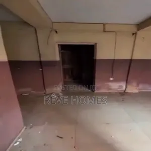 2bdrm Block of Flats in Adekunle for rent