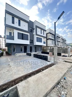 4bdrm Duplex in Lekki Phase 1 for sale
