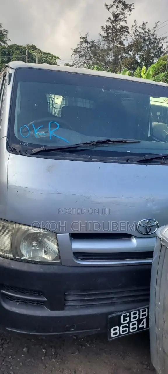Toyota HiAce 1988 Black