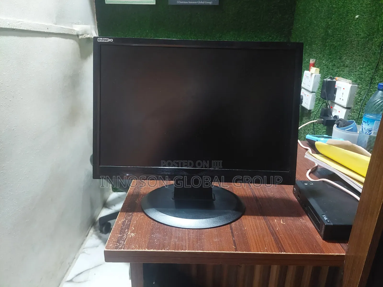 19" Inches Computer Monitor