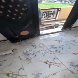 2bdrm Apartment in Adekunle for rent