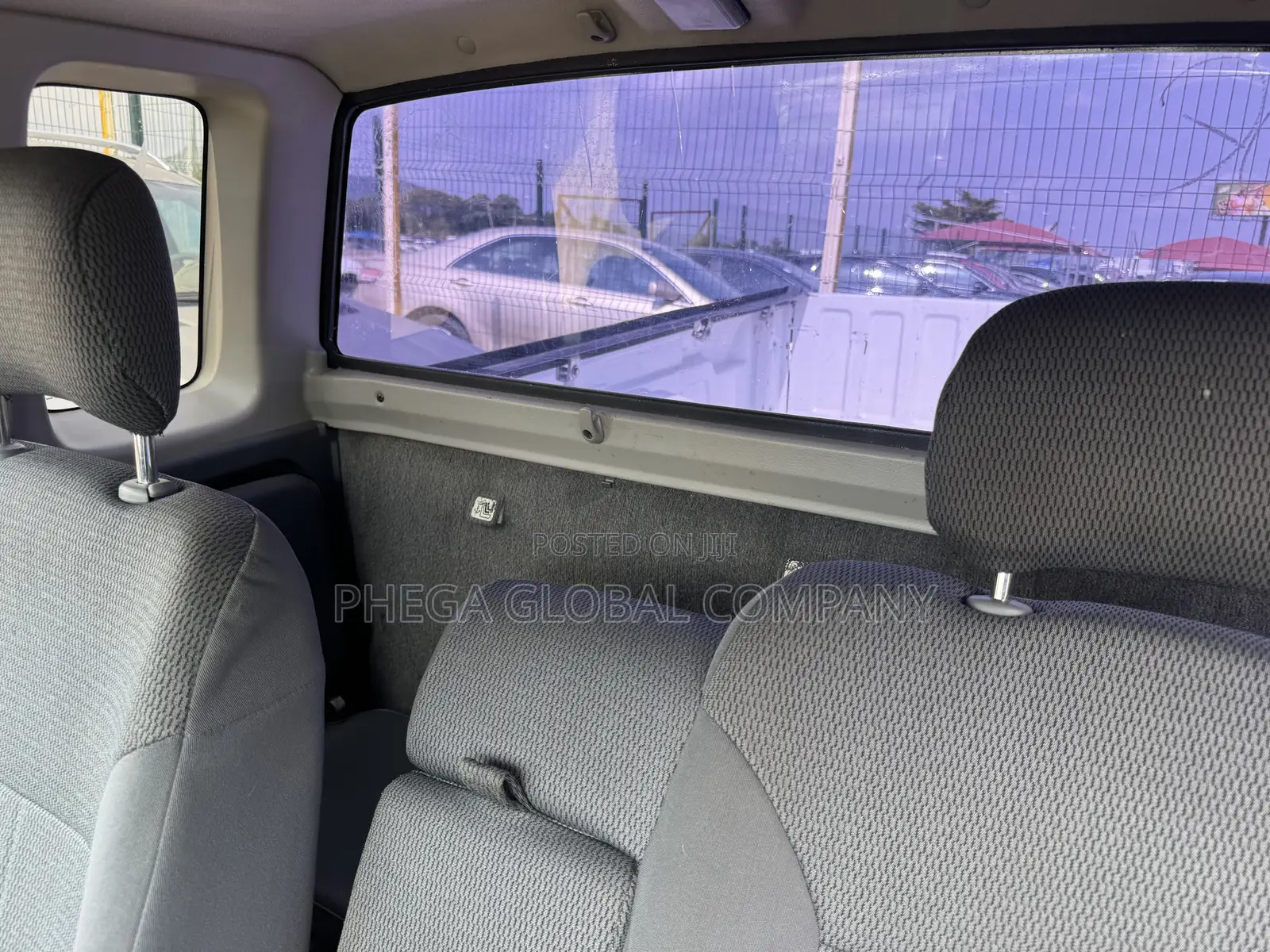 Nissan Frontier Automatic 2005 White