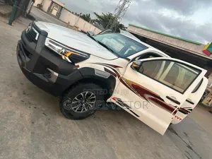 Toyota Hilux 2015 White