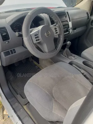 Nissan Frontier 2008 White