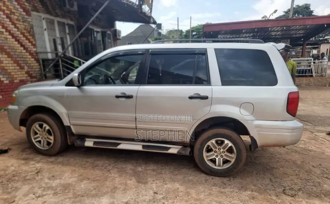 Honda Pilot 2005 Silver