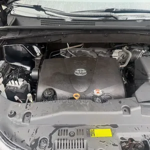Toyota Highlander XLE 4x4 V6 (3.5L 6cyl 8A) 2018 Black