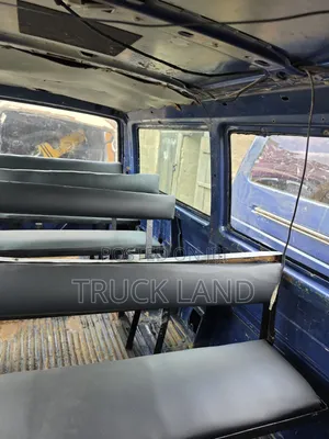 Volkswagen Transporter 2004 Yellow