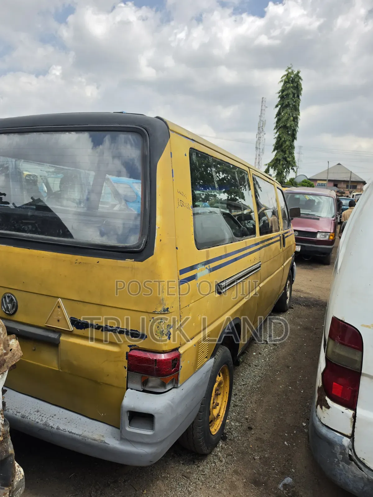 Volkswagen Transporter 2004 Yellow