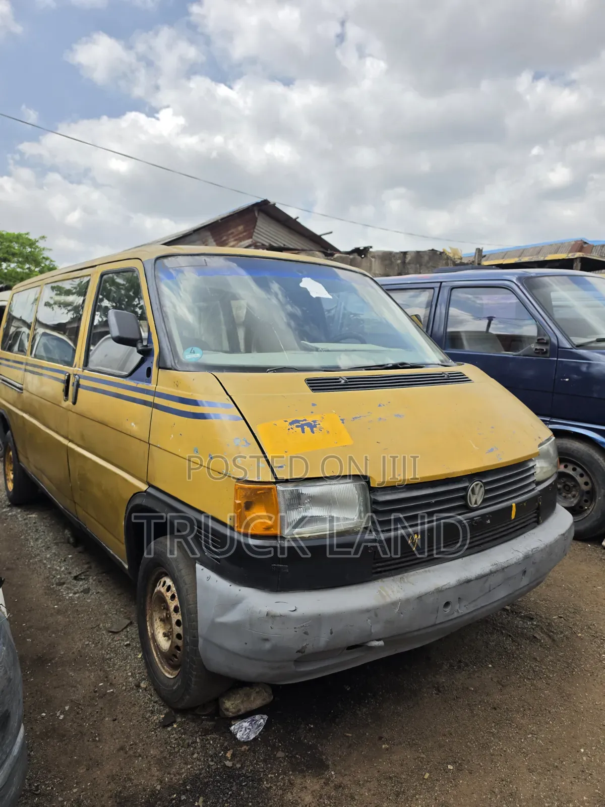 Volkswagen Transporter 2004 Yellow