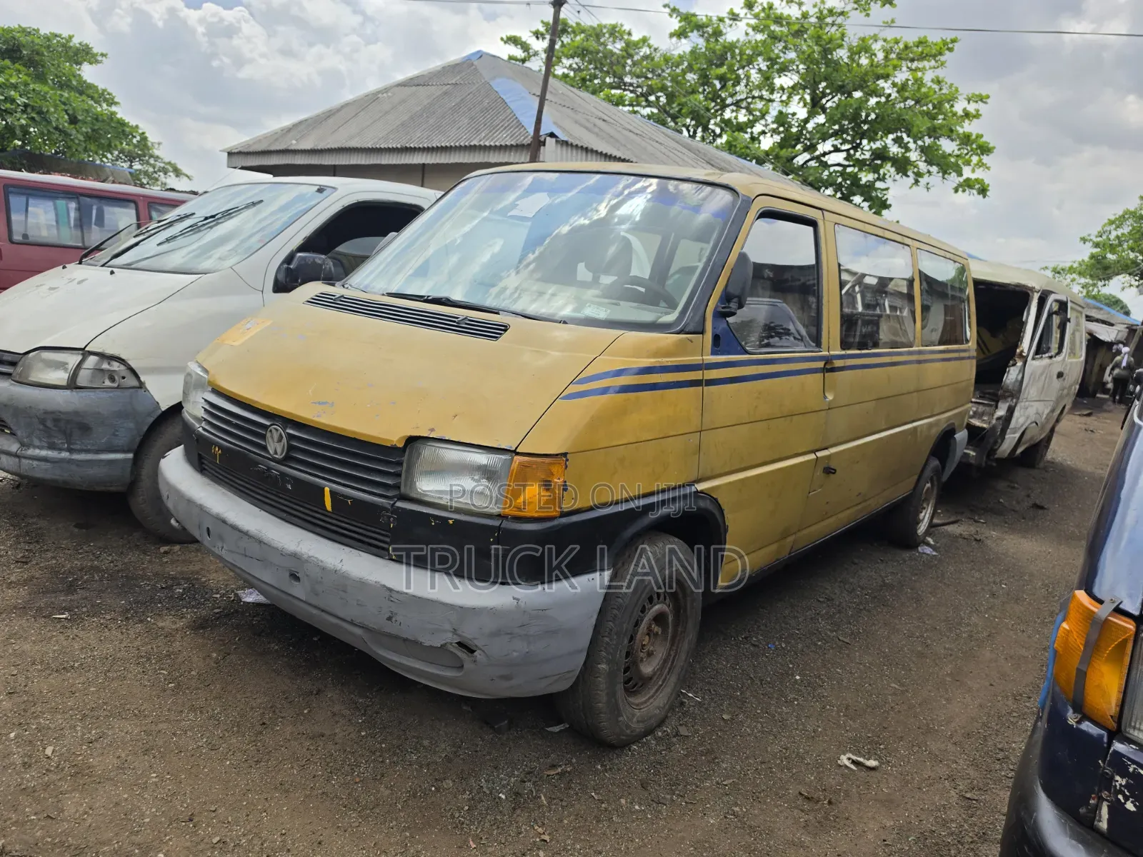 Volkswagen Transporter 2004 Yellow