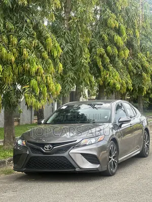 Toyota Camry SE FWD (2.5L 4cyl 8AM) 2018 Brown