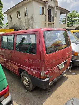 Volkswagen Transporter 2004 Red