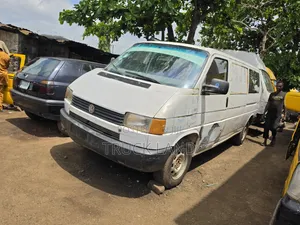 Volkswagen Transporter 2005 White