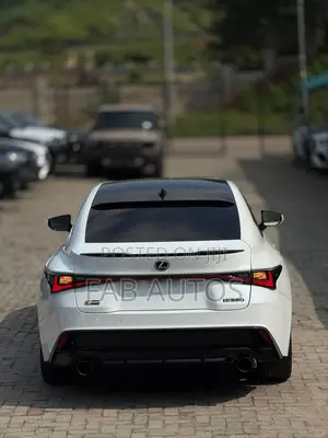Lexus IS 300h 4WD 2021 White