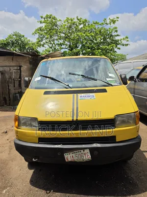 Volkswagen Transporter 2005 Yellow