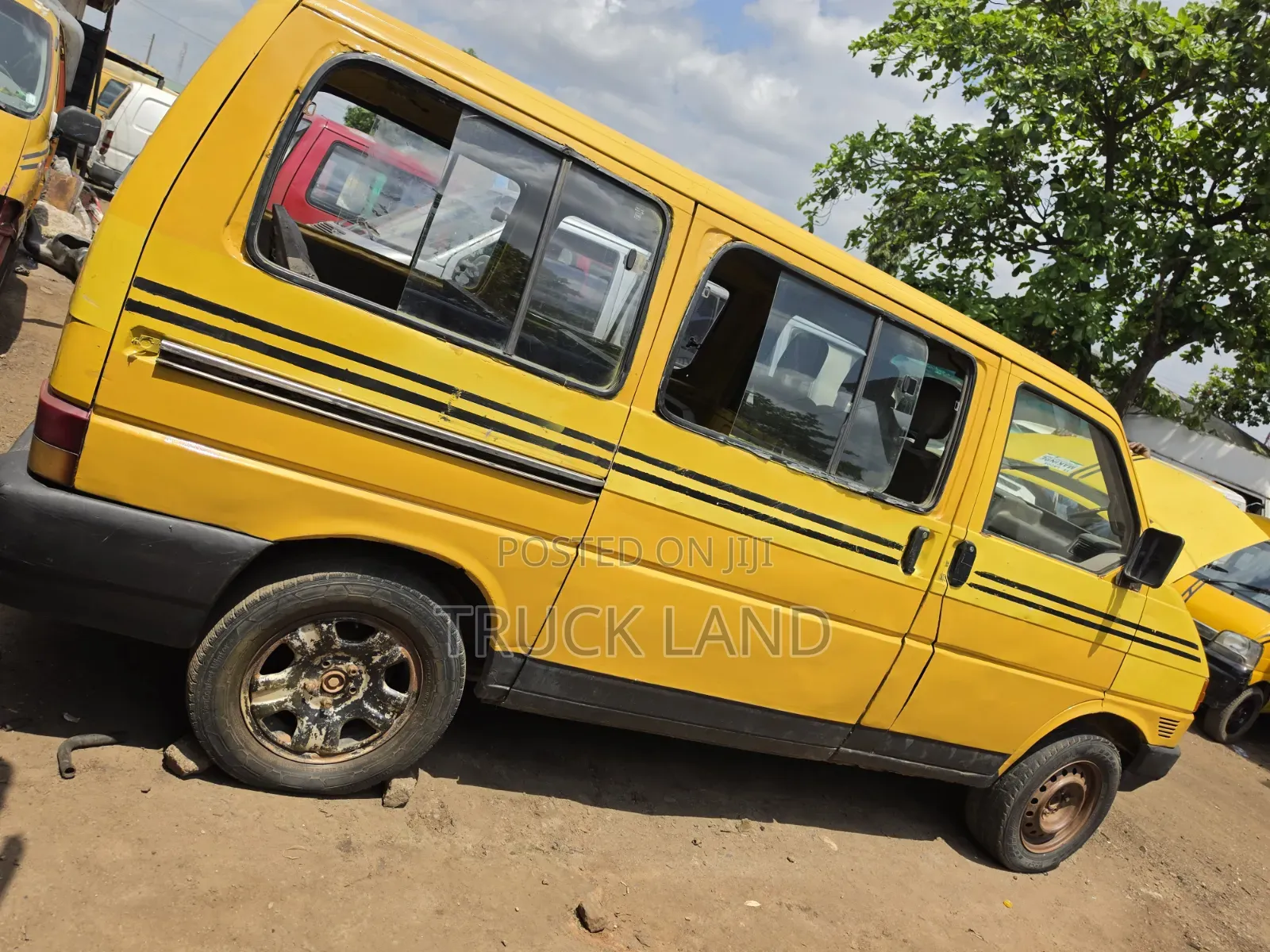 Volkswagen Transporter 2005 Yellow