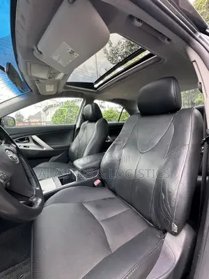 Toyota Camry SE 4dr Sedan (2.5L 4cyl 6A) 2011 Gray