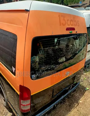 Toyota HiAce 2013 Orange