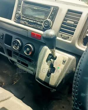 Toyota HiAce 2013 Orange