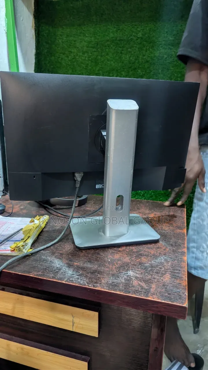 24" Dell P2419H Frameless Monitor