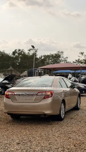 Toyota Camry 2012 Gold