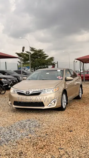 Toyota Camry 2012 Gold