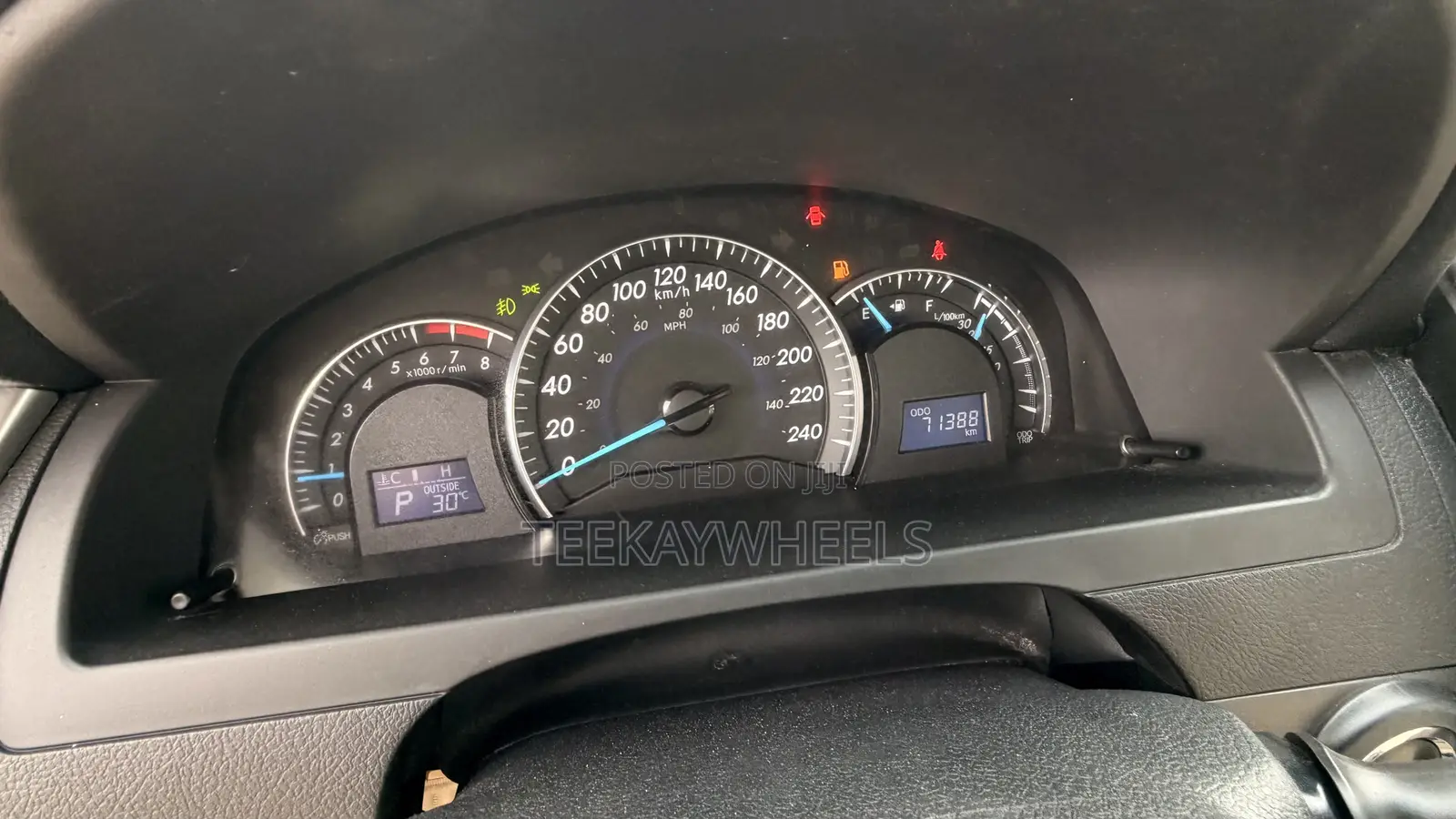 Toyota Camry 2012 Gold