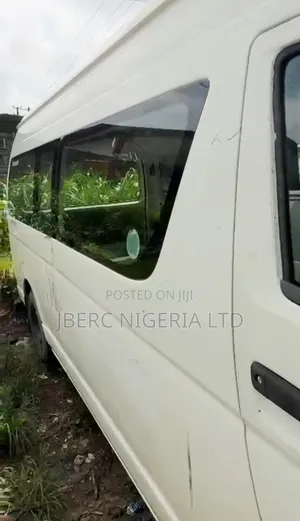 Toyota HiAce 2011 White