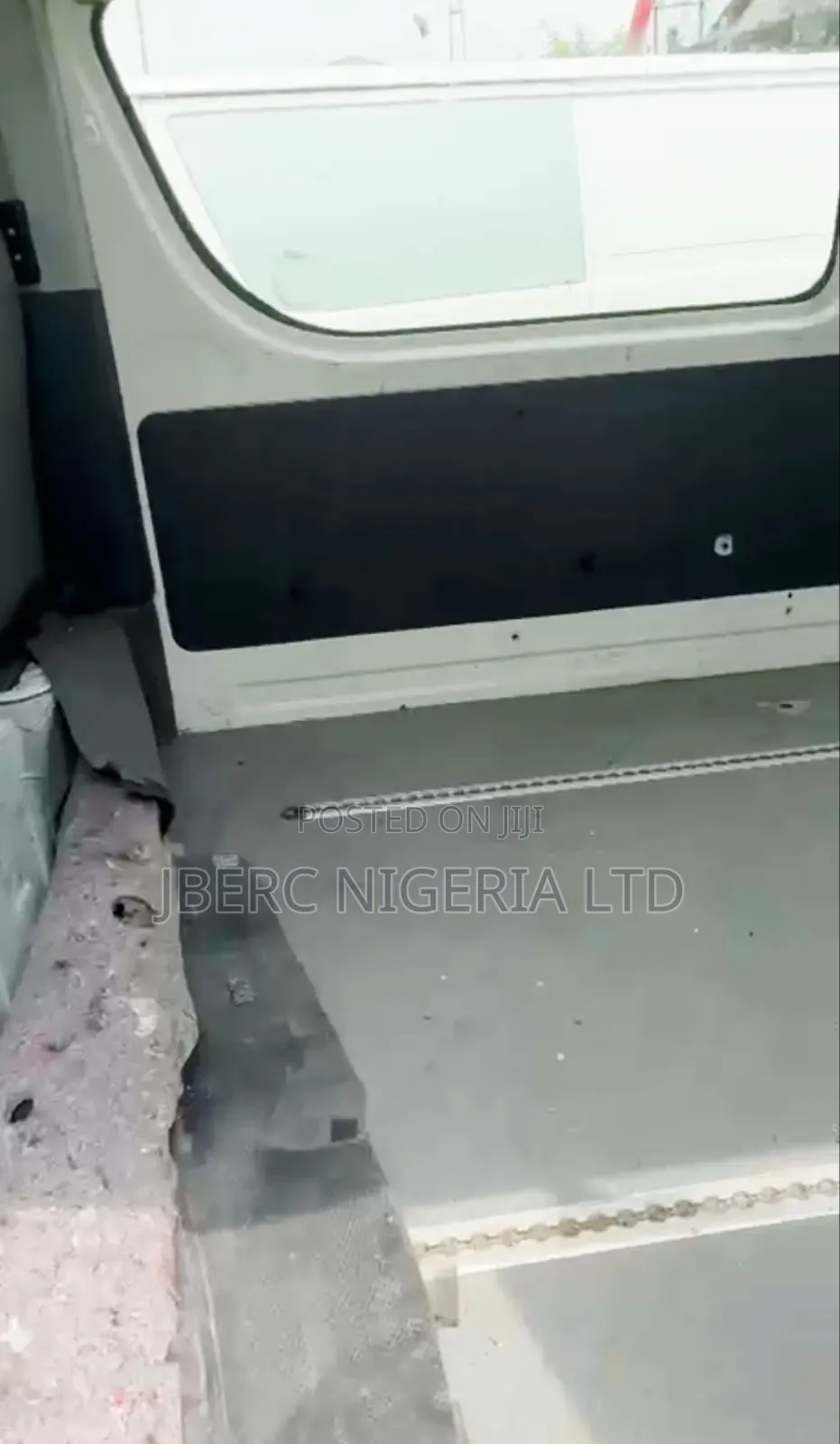 Toyota HiAce 2011 White