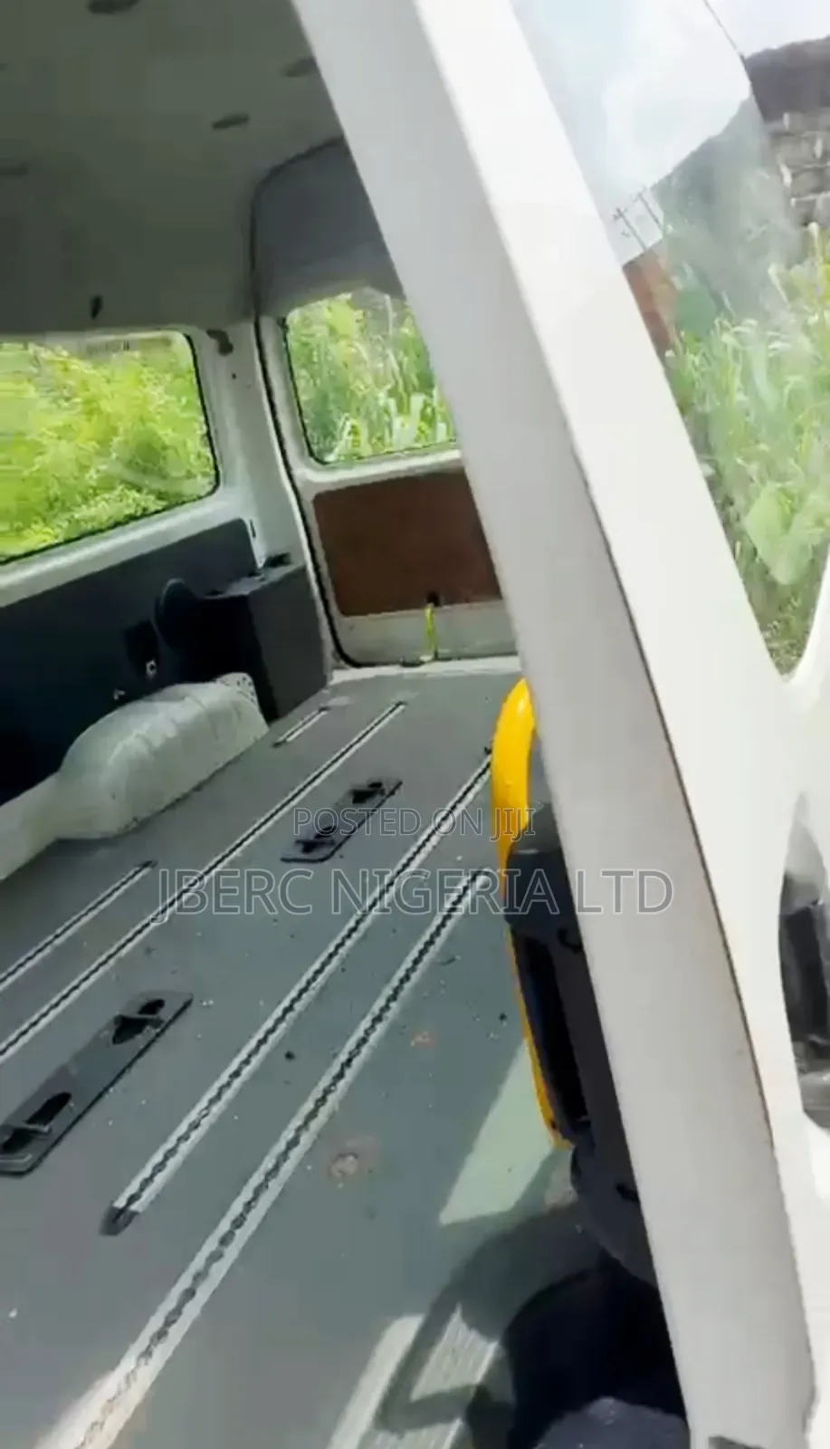 Toyota HiAce 2011 White