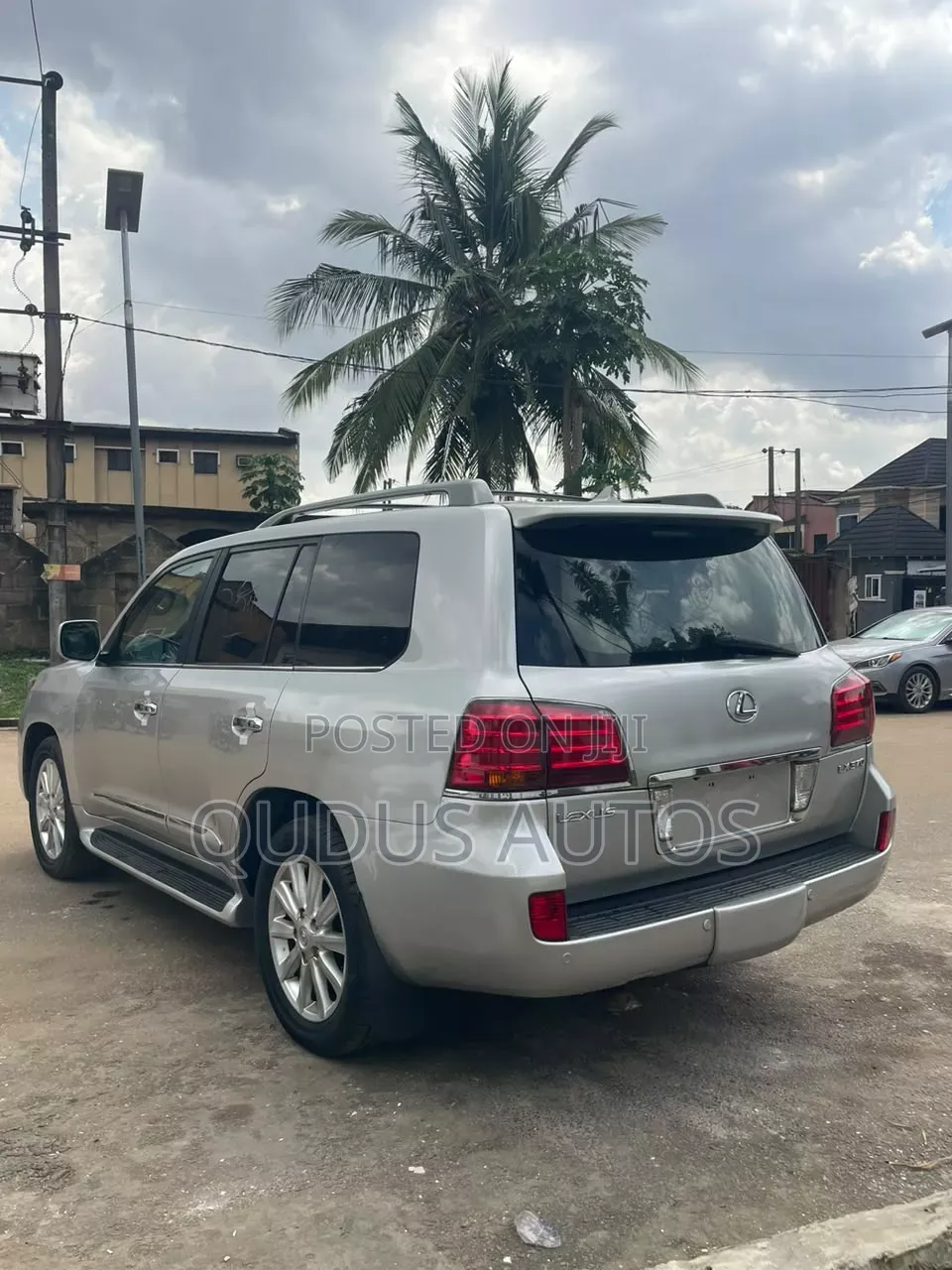 Lexus LX 570 2011 Silver